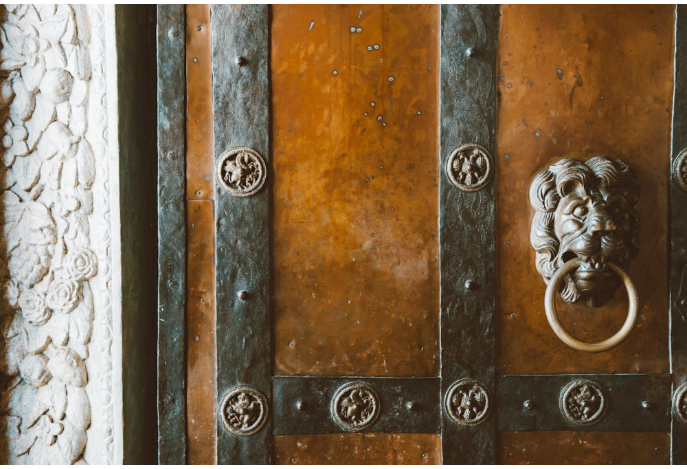 History of design: the evolution of interior accessories through the ages