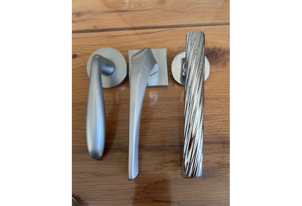 How to choose the right chrome shade for your door handles?