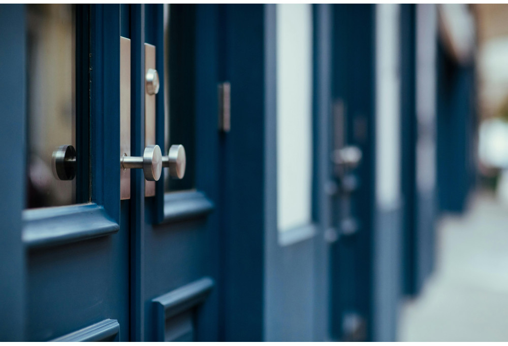 How to choose a door handle resistant to extreme conditions?