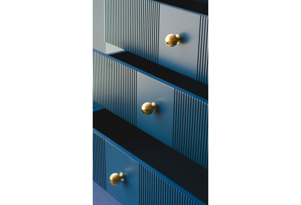 How to position furniture handles or knobs?