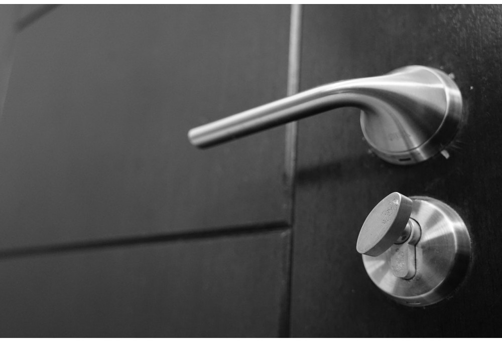 Which door handle for a teenager's bedroom?