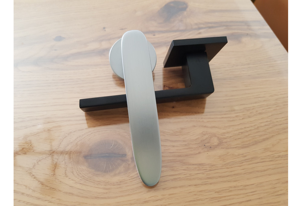the different styles of interior door handle